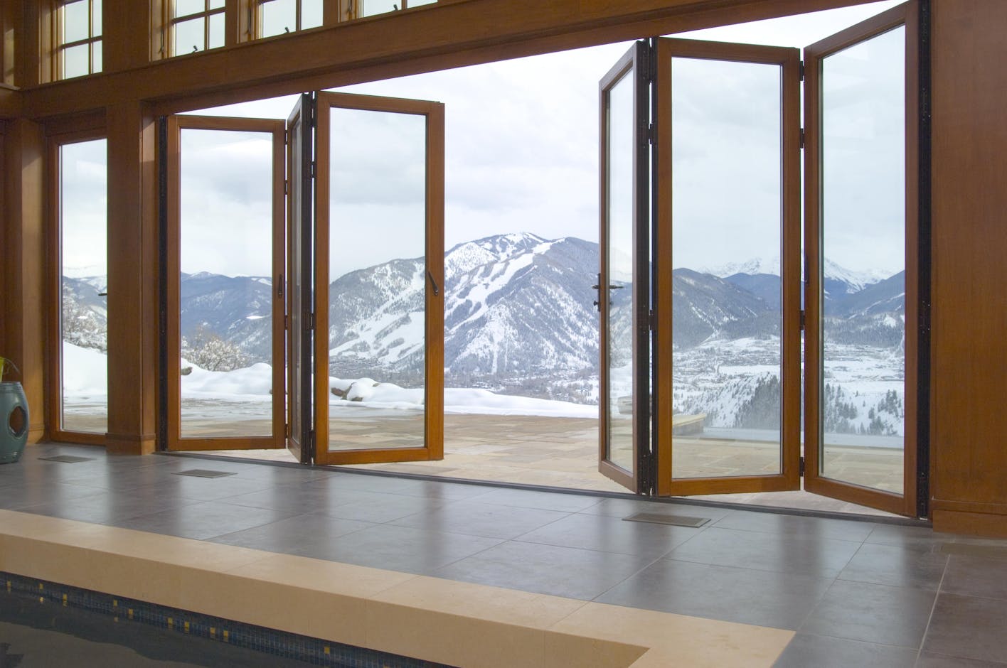 NanaWall clad folding doors