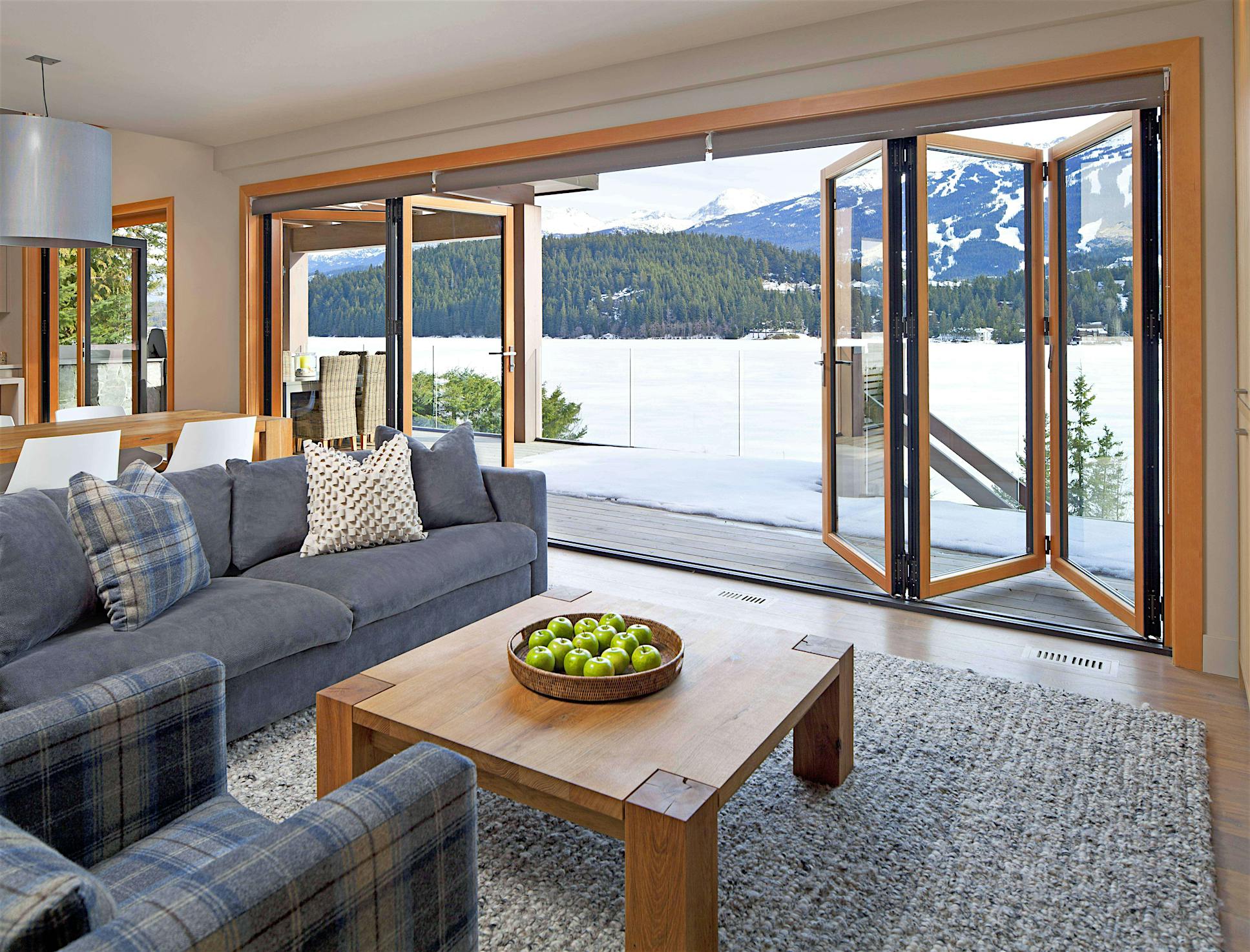 partially-open-glass-wall-in-snowy-climate