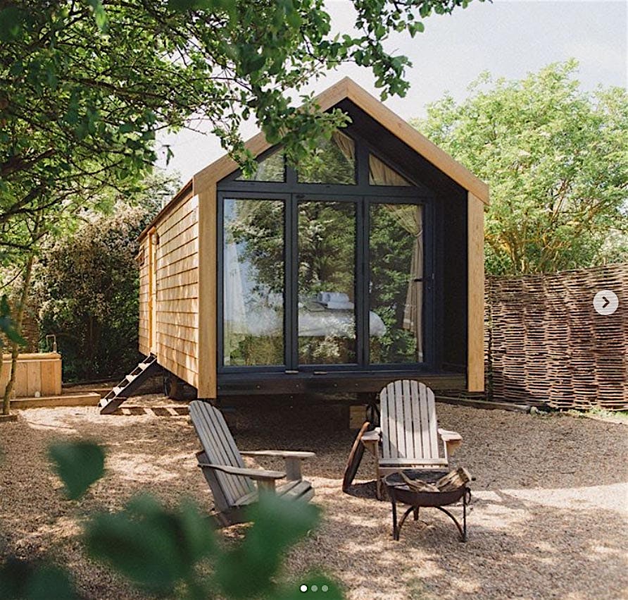 Tiny home in the UK using large windows 