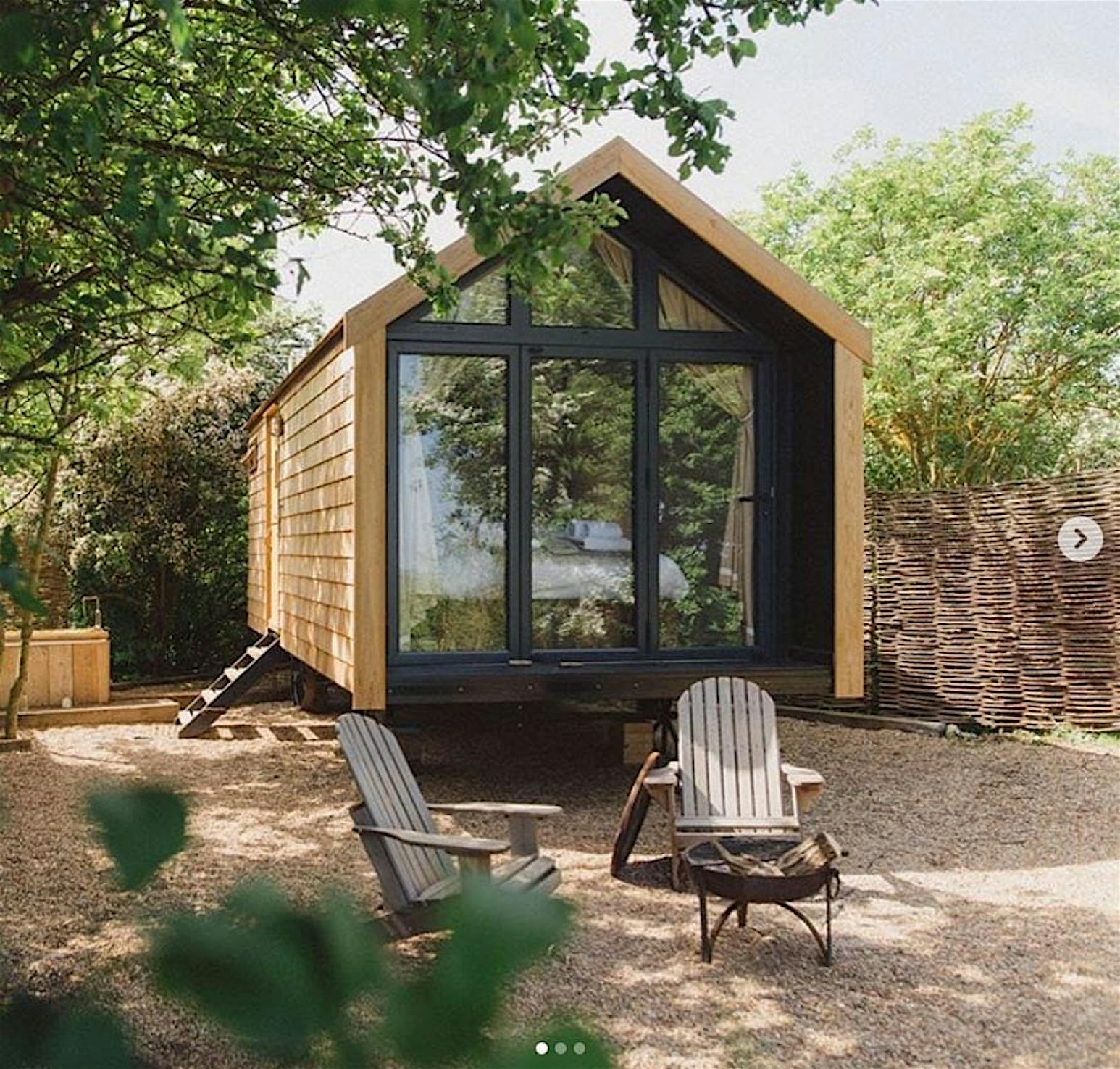 Tiny home in the UK using large windows