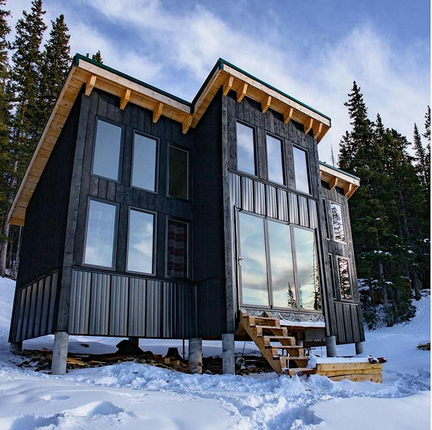 Tiny home in Colorado with NanaWall three-panel SL60 folding glass wall