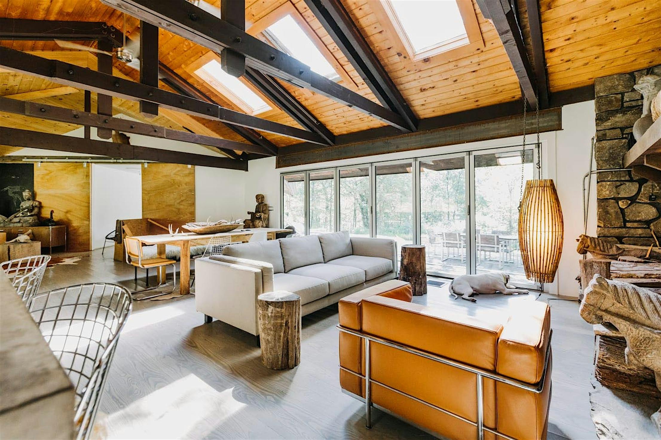 opening-glass-walls-in-living-room