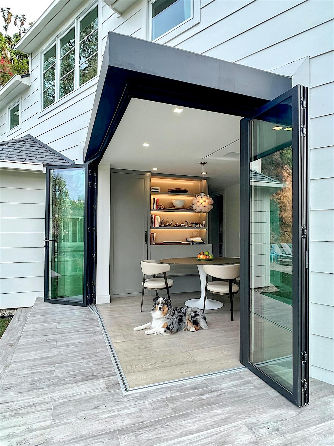 Operable-Glass-Wall-for-Adjacent-Walls