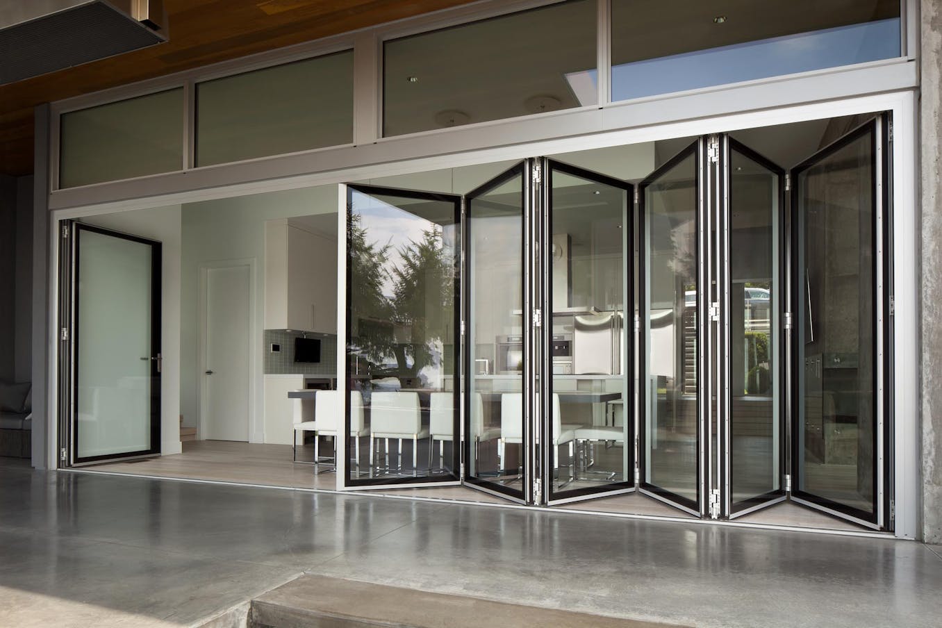 Folding patio glass walls - Burnaby residence video