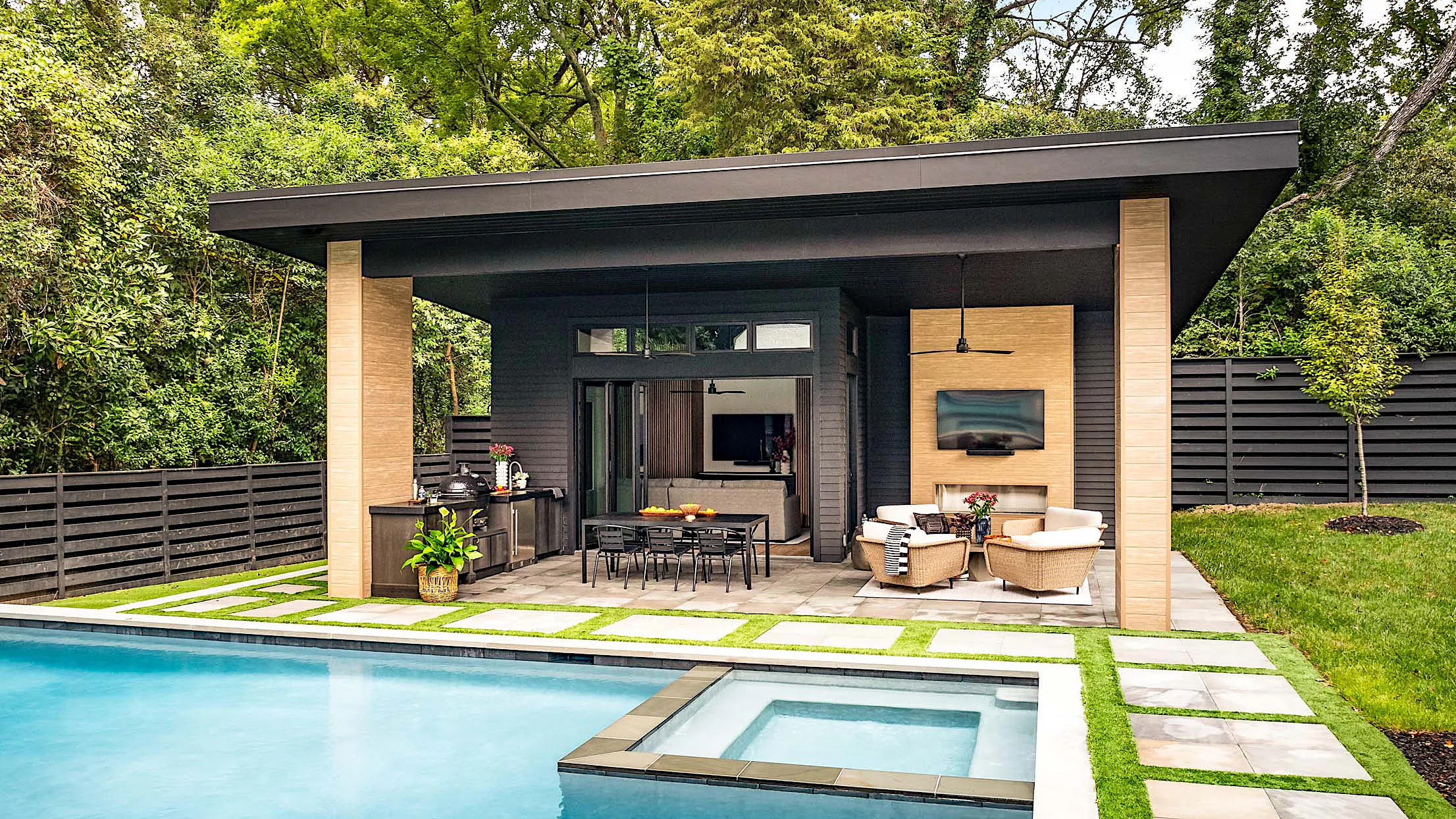 Charlotte Pool Cabana | NanaWall