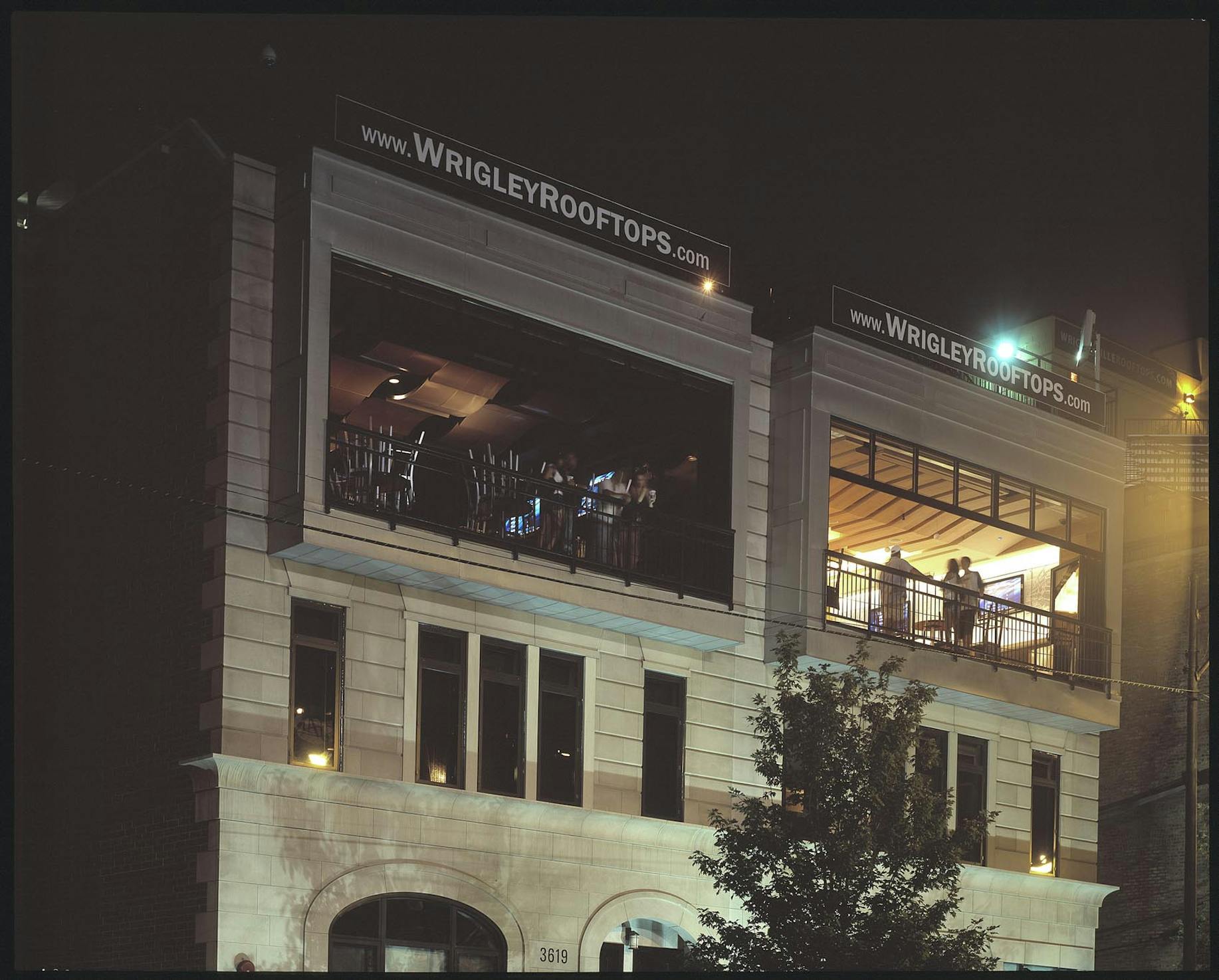 Wrigley Field Restaurant NanaWall