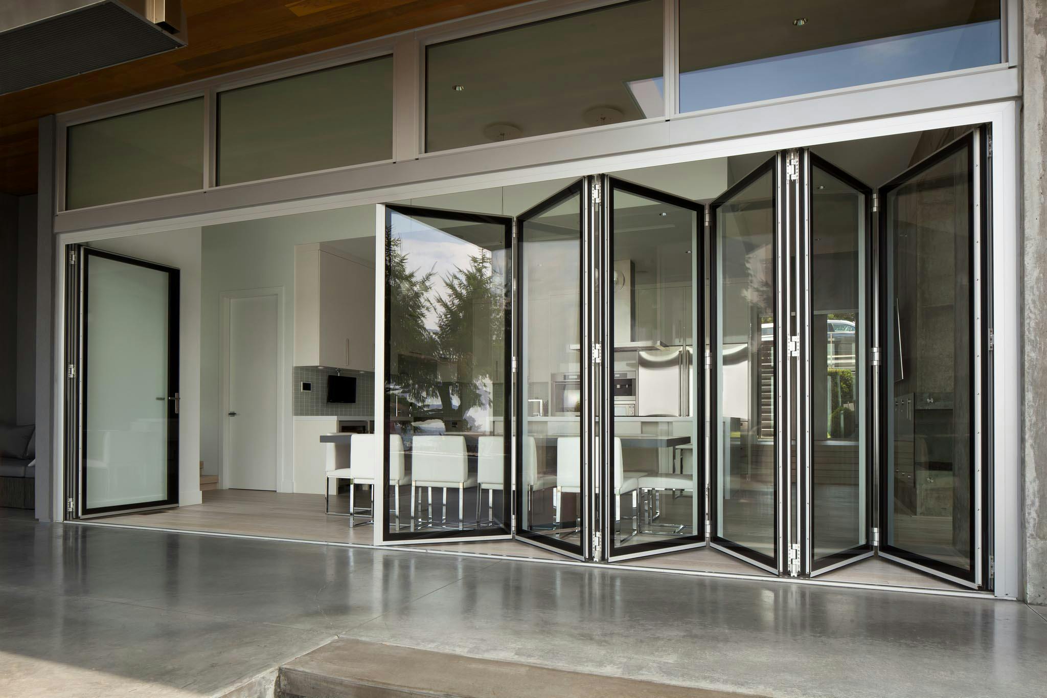 Folding Glass Walls NanaWall   2048x1365 SL82 Burnaby Residence BC 09 