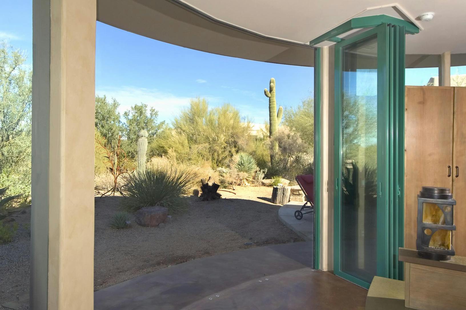 Modern desert house in Scottdale, AZ