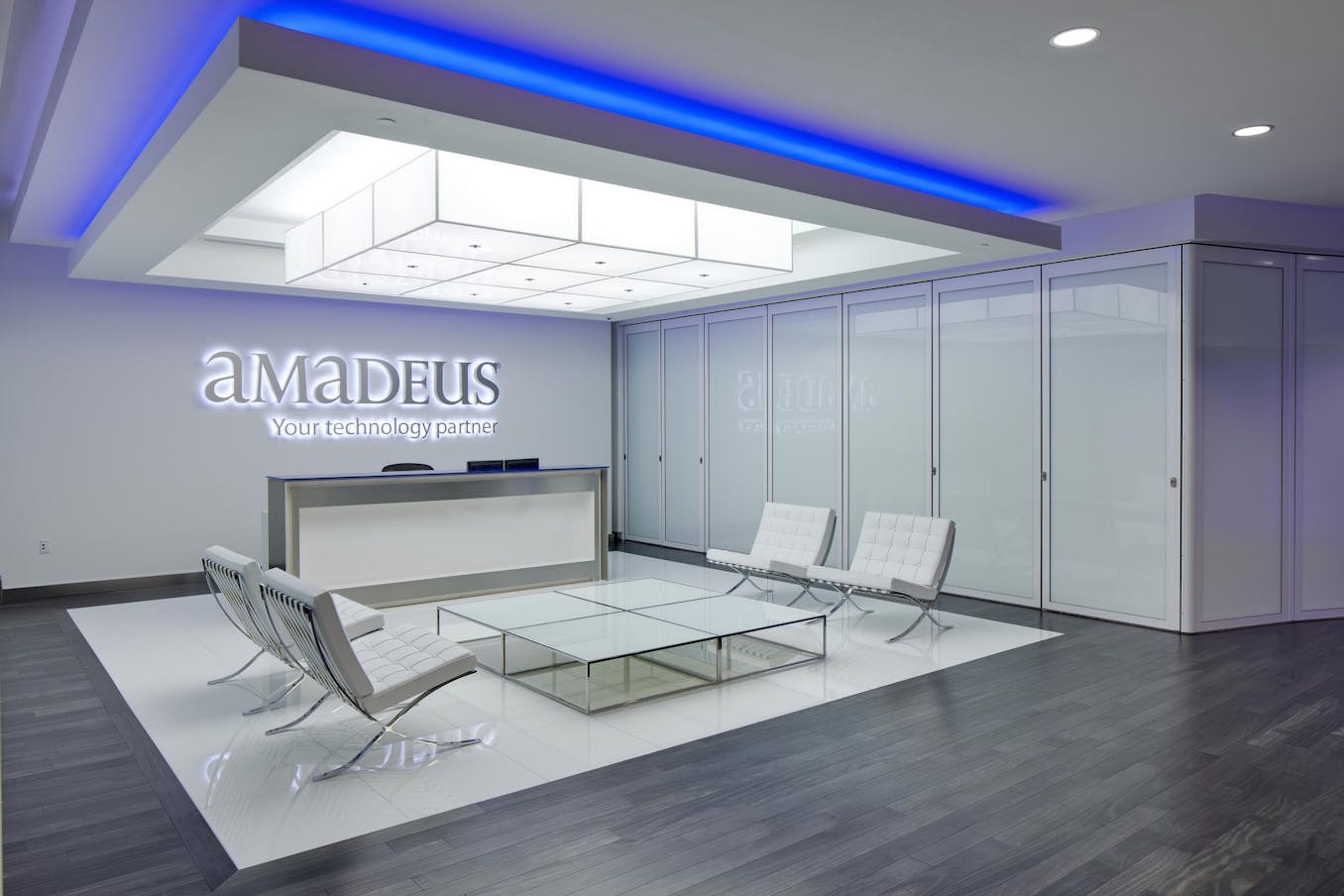 Commercial office space at Amadeus in Florida - closed frosted sliding glass walls