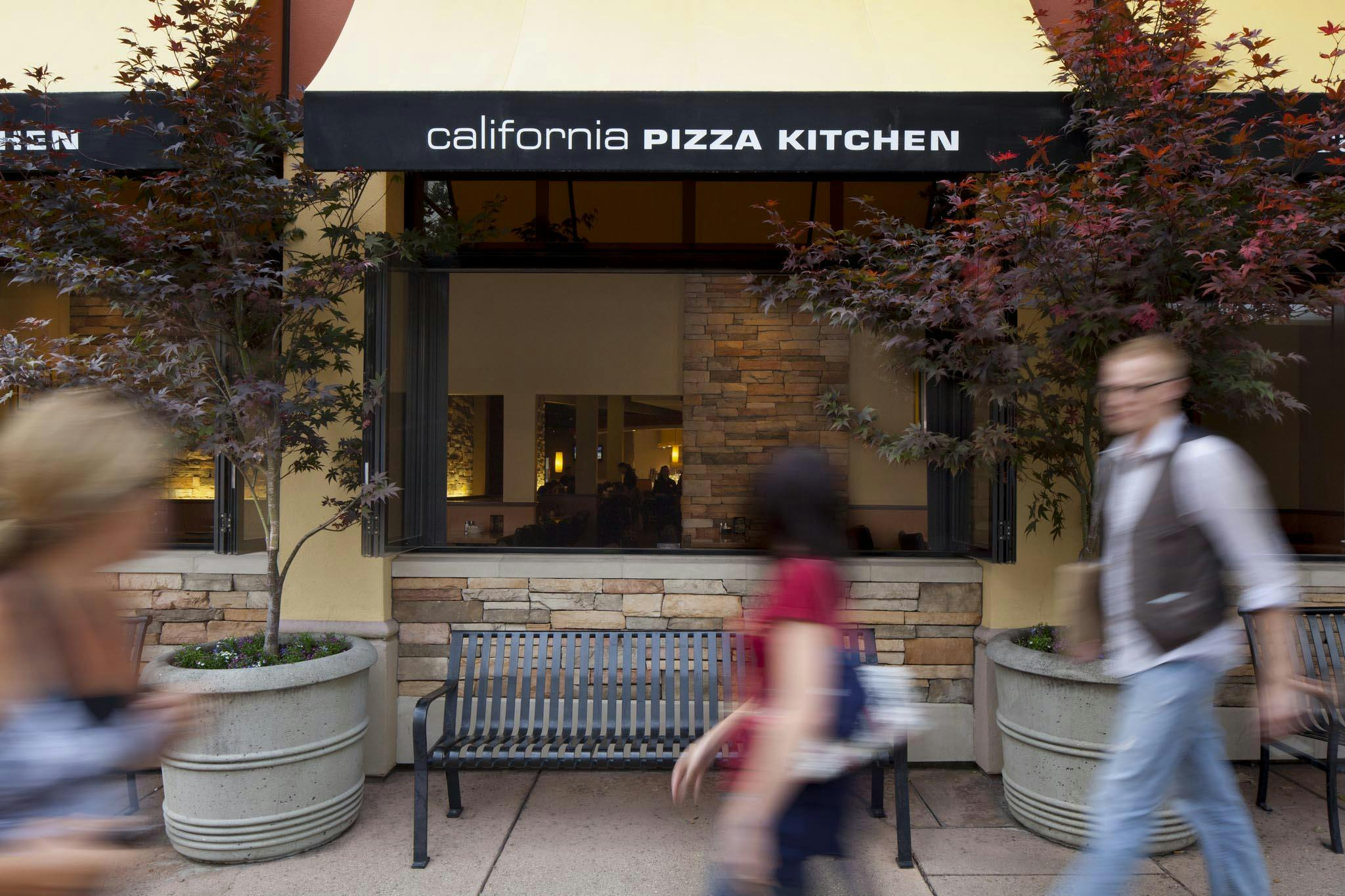 California Pizza Kitchen NanaWall   2048x1365 SL45 NanaScreen California Pizza Kitchen CA 09 