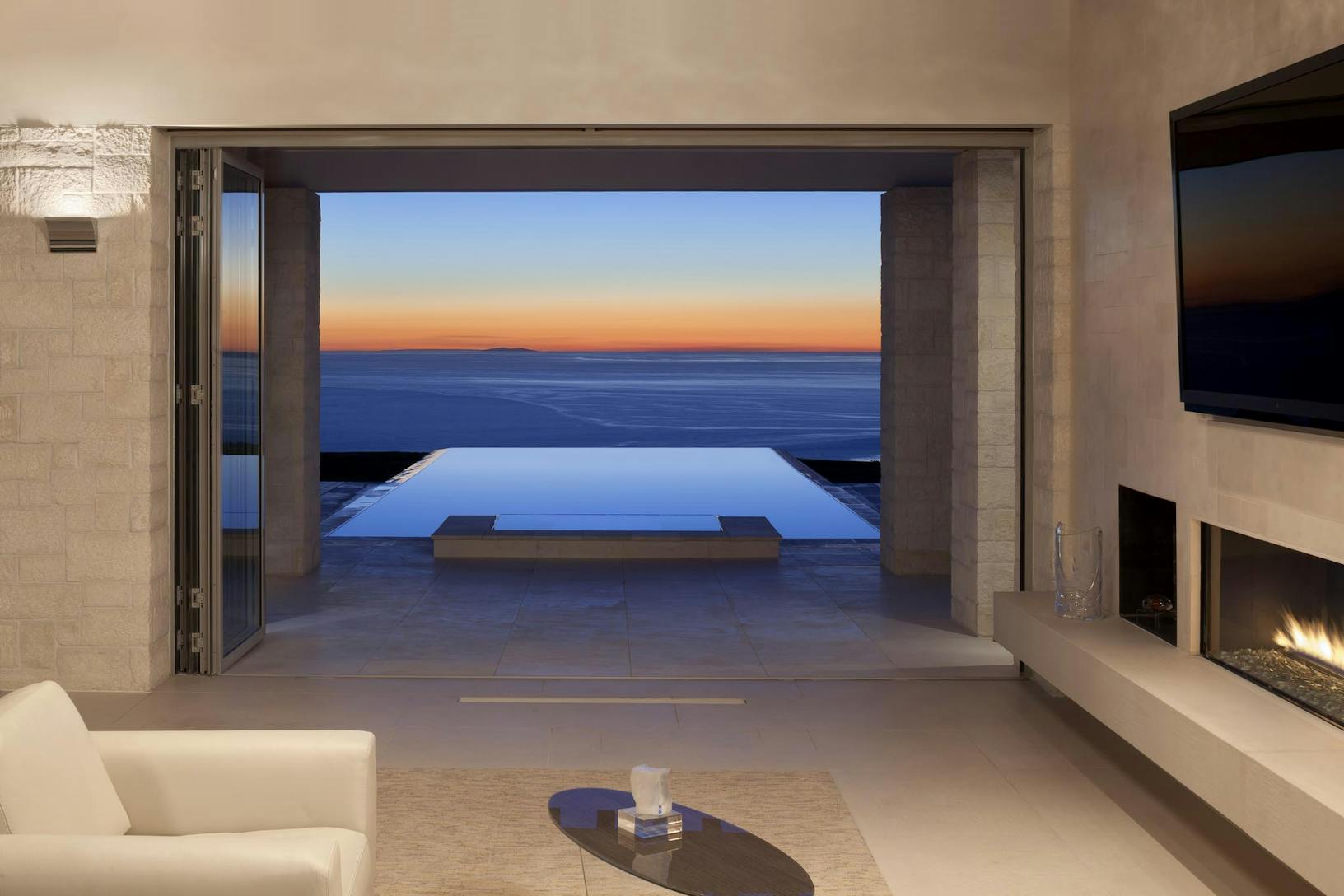SL45 house pool large opening folding glass walls in California Coast