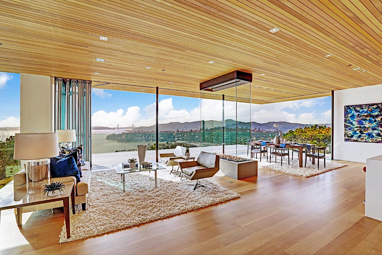 HSW60 modern living room with large folding walls and a view of the Golden Gate Bridge
