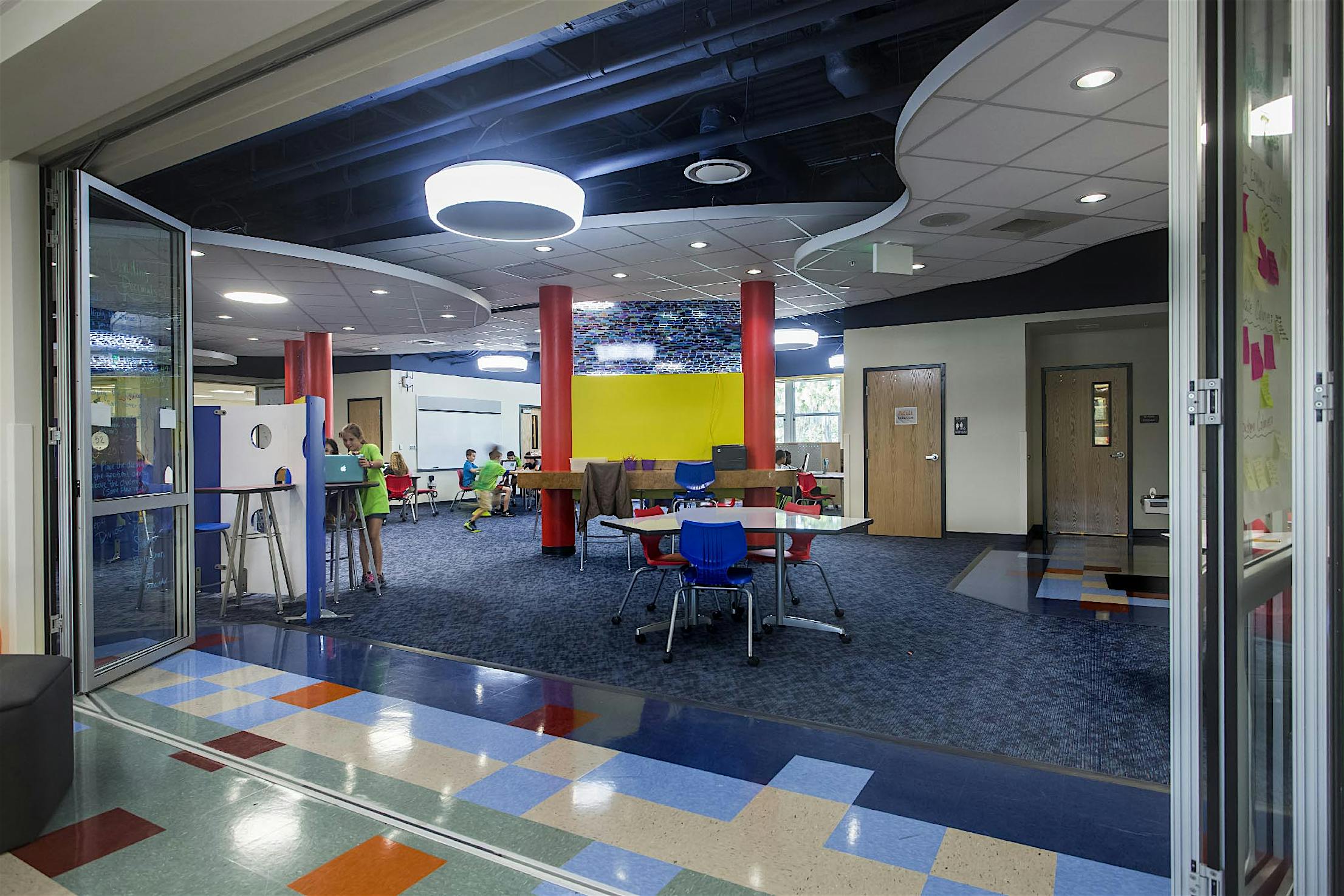 SL45 commercial collaborative learning hubs in school design - Opened interior