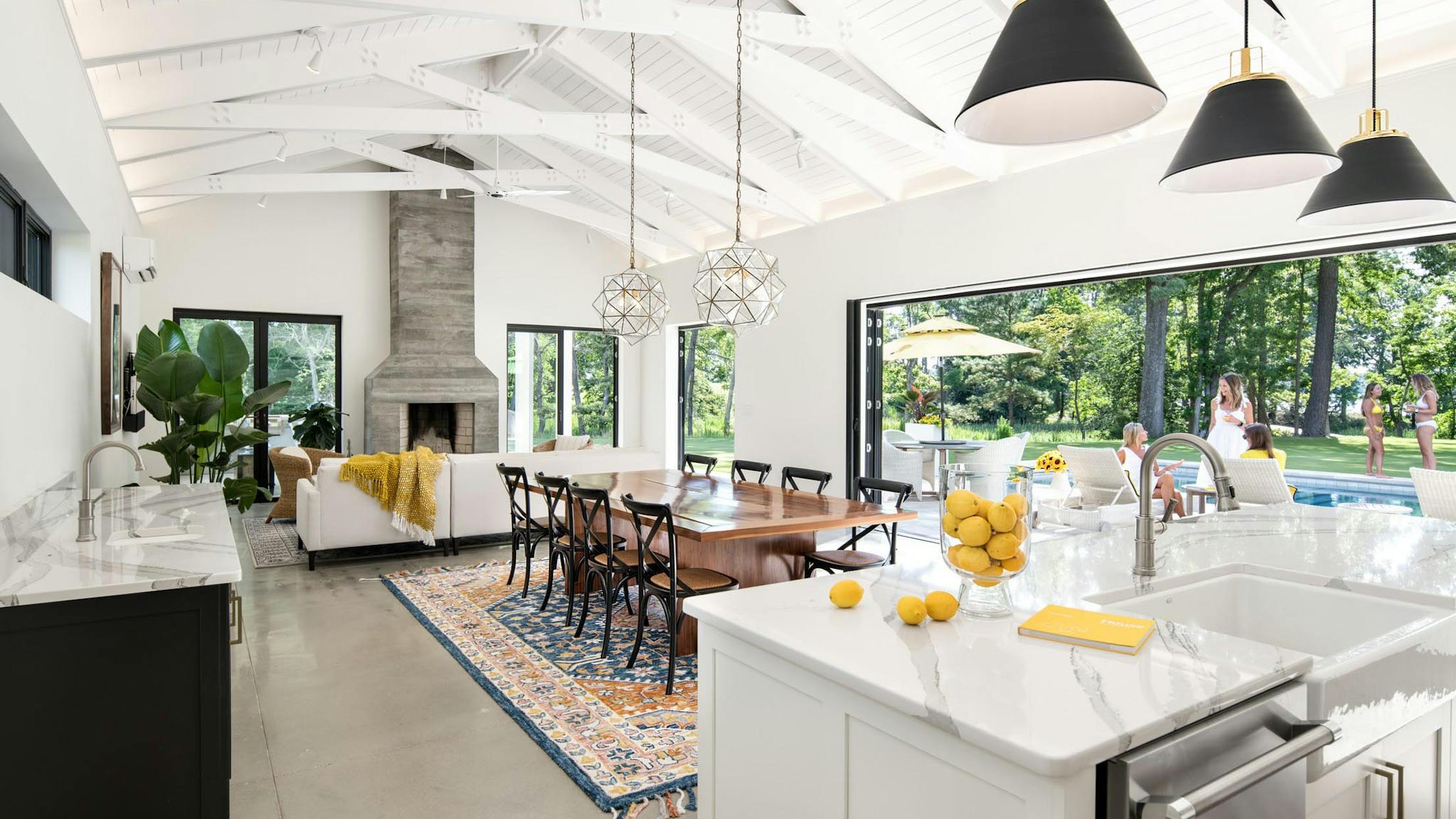 What are the latest pool house trends? | NanaWall