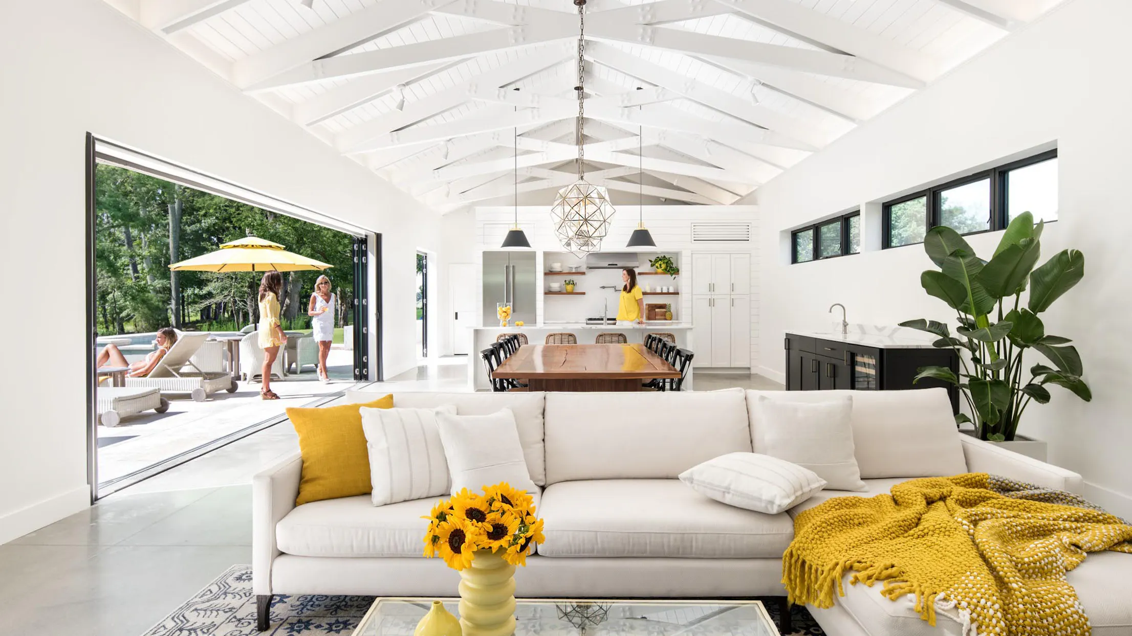 Create Ultimate Indoor-Outdoor Entertaining Spaces | NanaWall