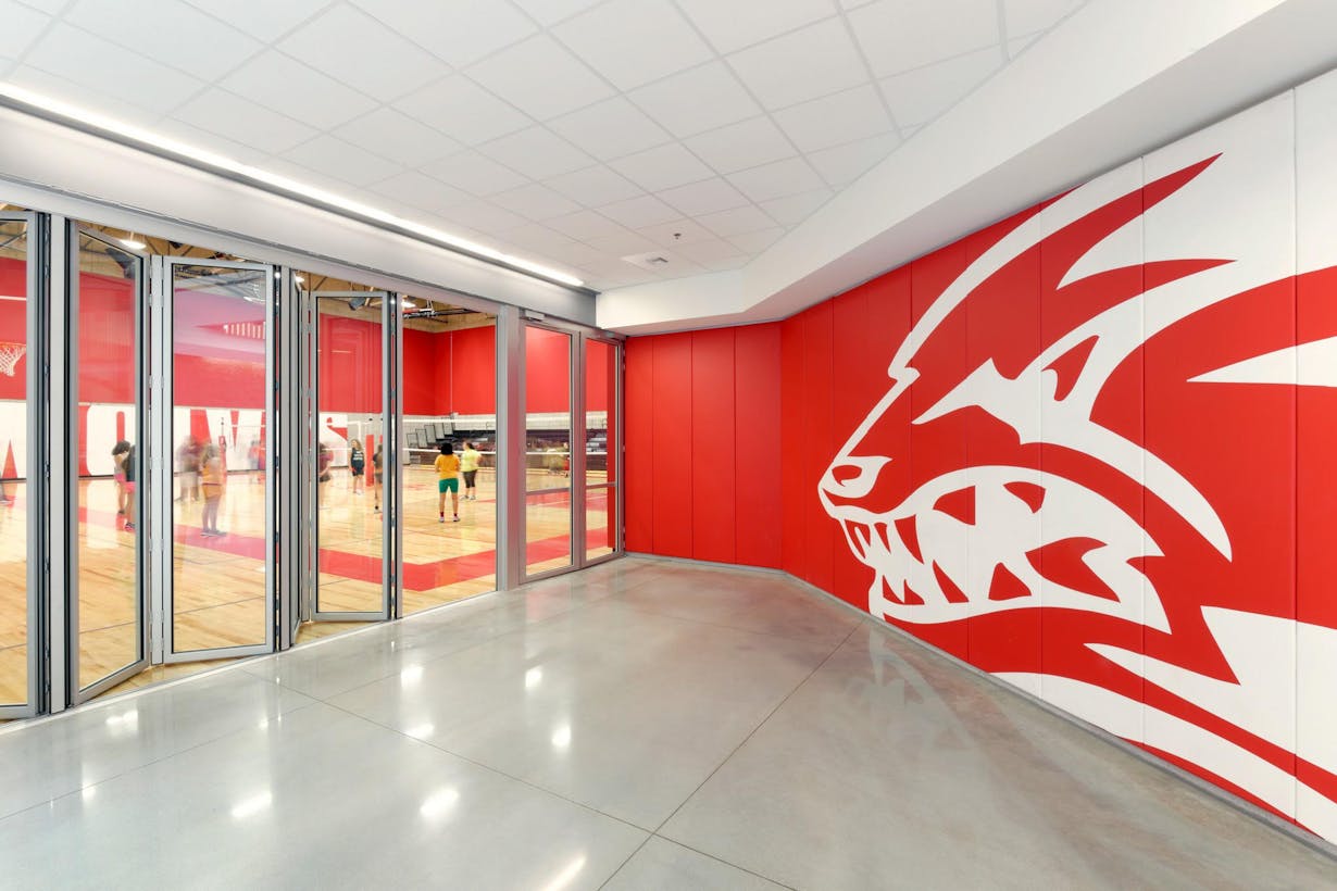 Reed Middle School Gym with moveable glass walls - Folding 