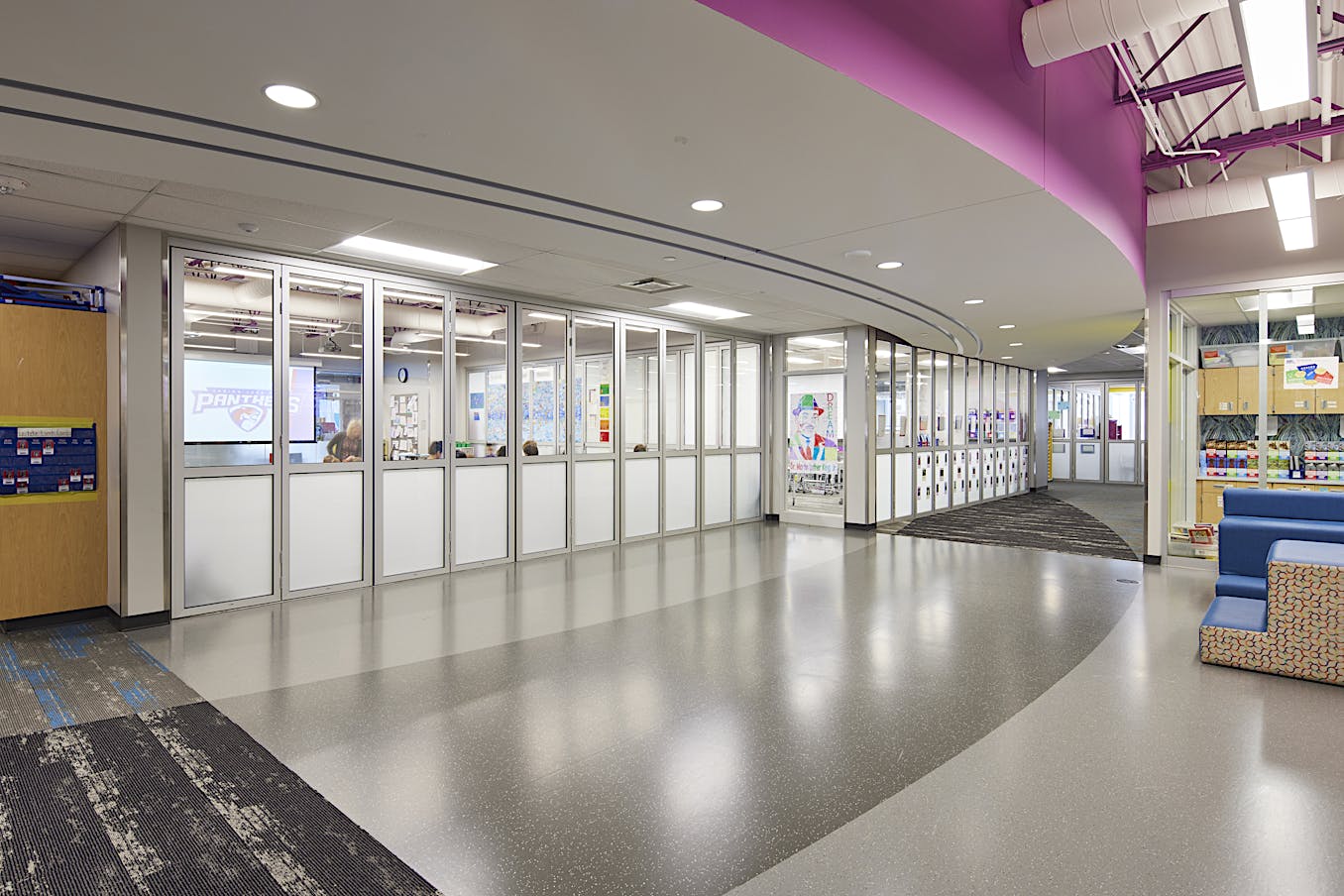 Centerview Elementary with white folding glass walls dividing the classrooms