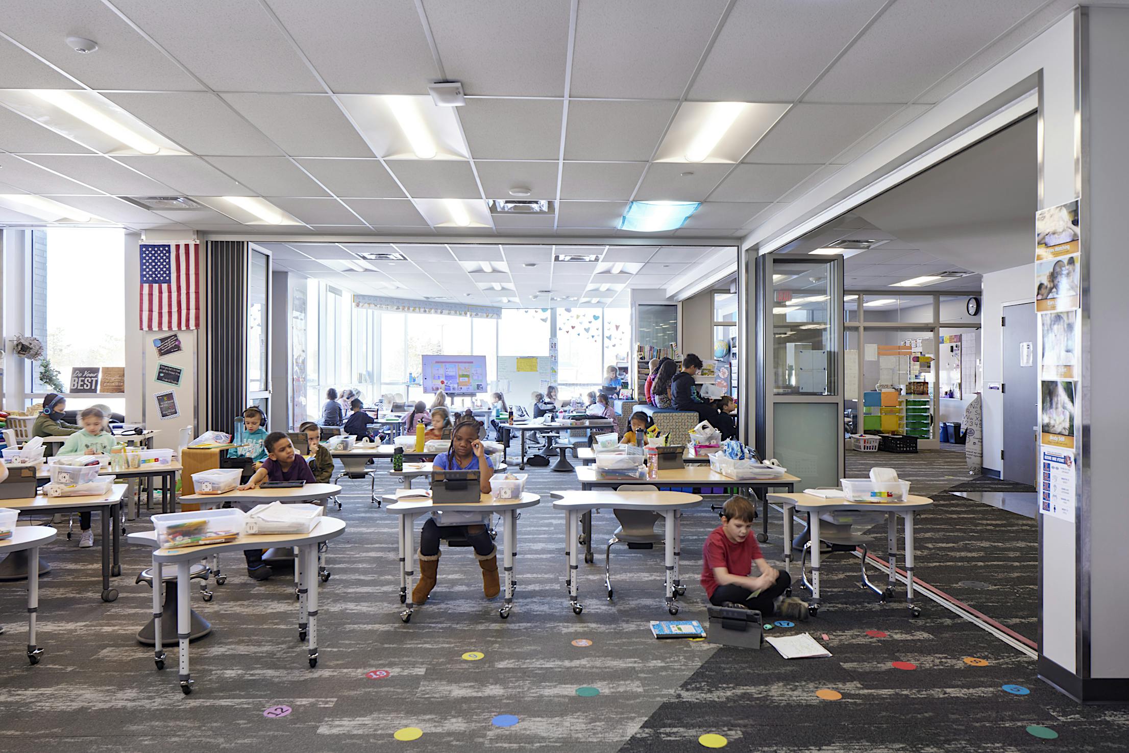 Centerview Elementary Classroom Opening Glass walls