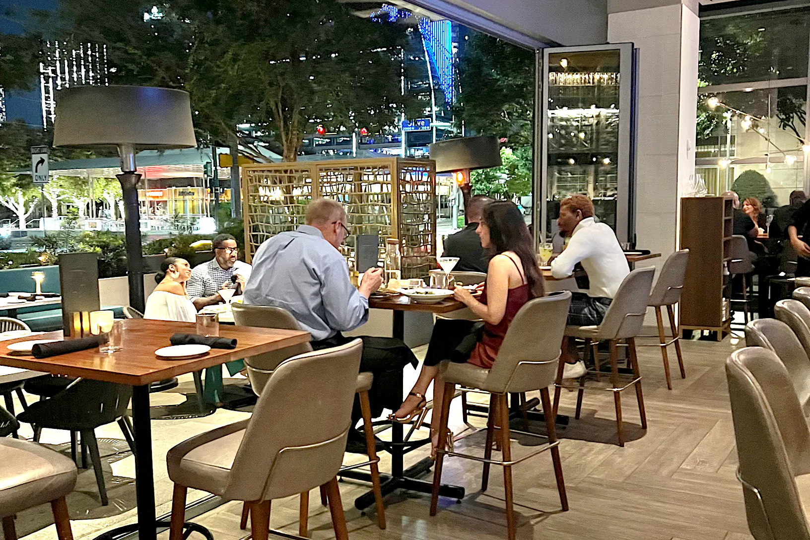 Perry Dallas Perrys Steakhouse | NanaWall