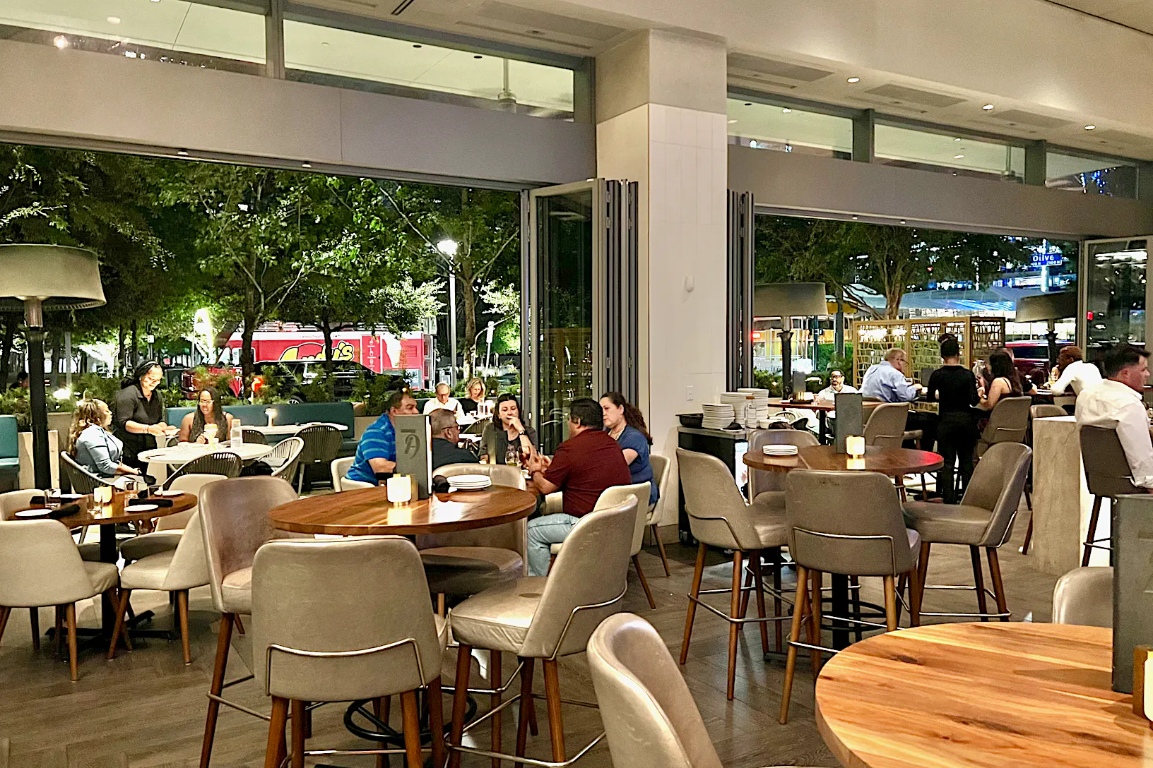 Perry Dallas Perrys Steakhouse | NanaWall