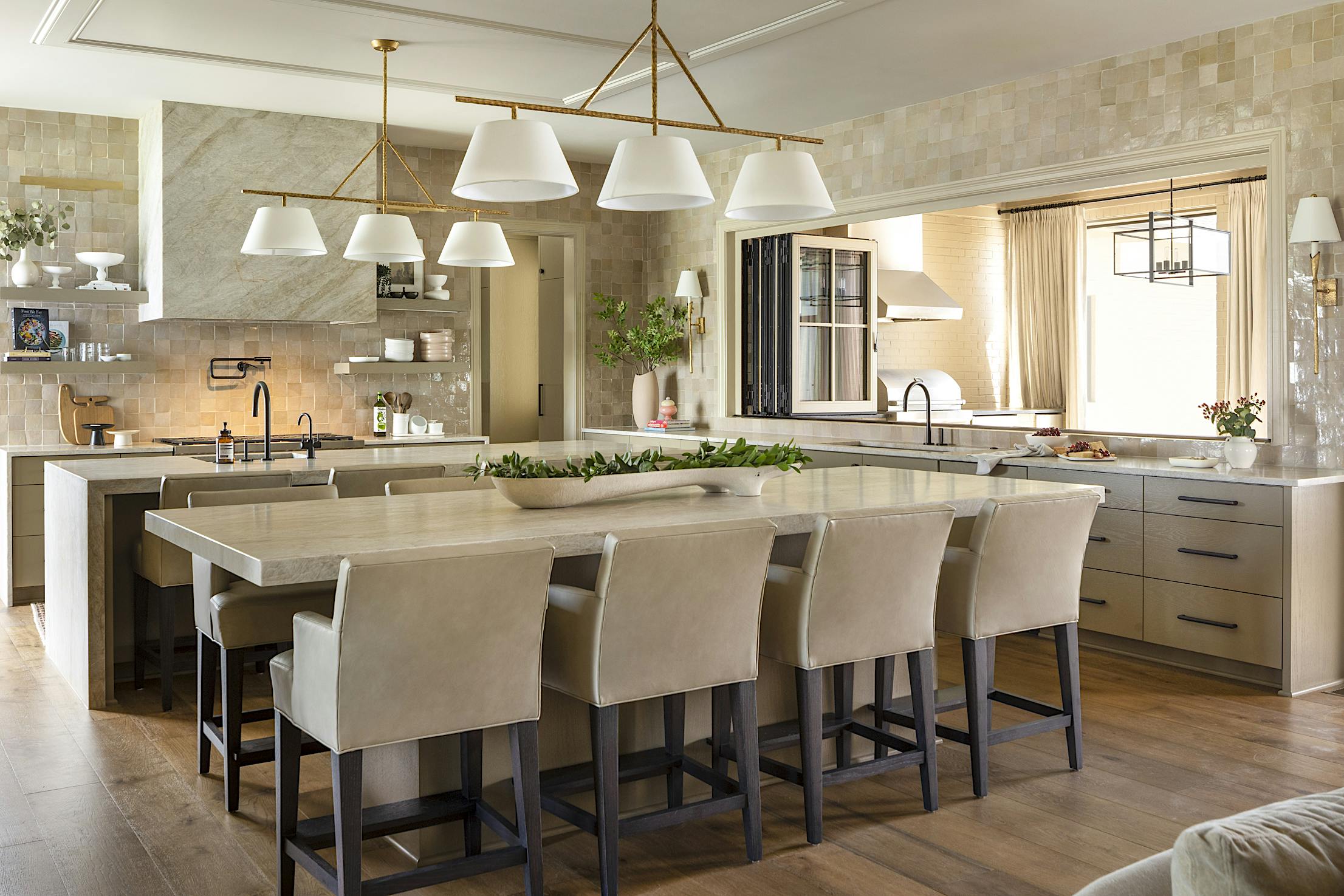 A large kitchen with kitchen windows