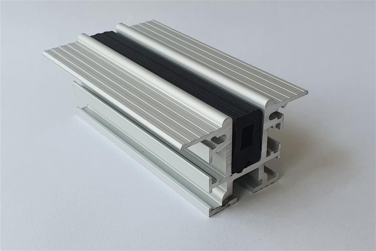 NanaWall Flush Sill At Swing Panel
