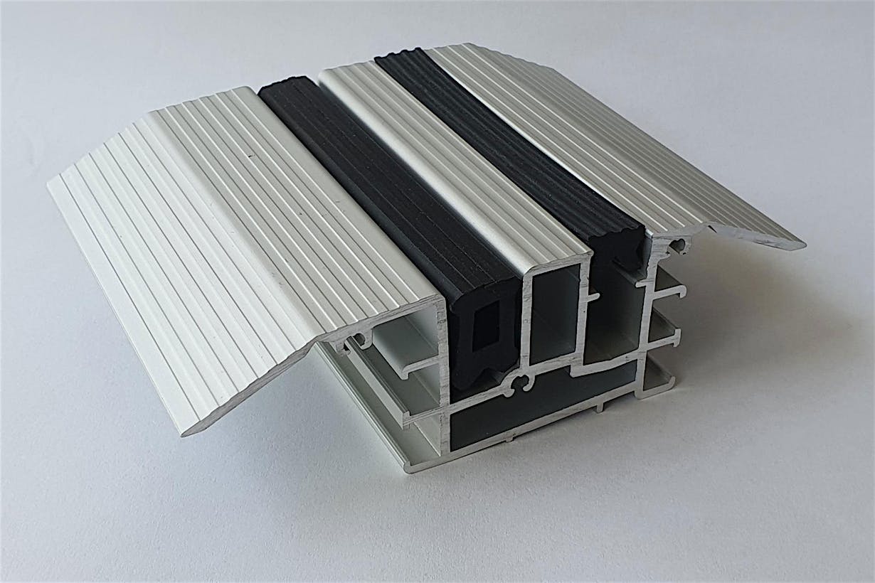 NanaWall Low Profile Saddle Sill At Swing Panel