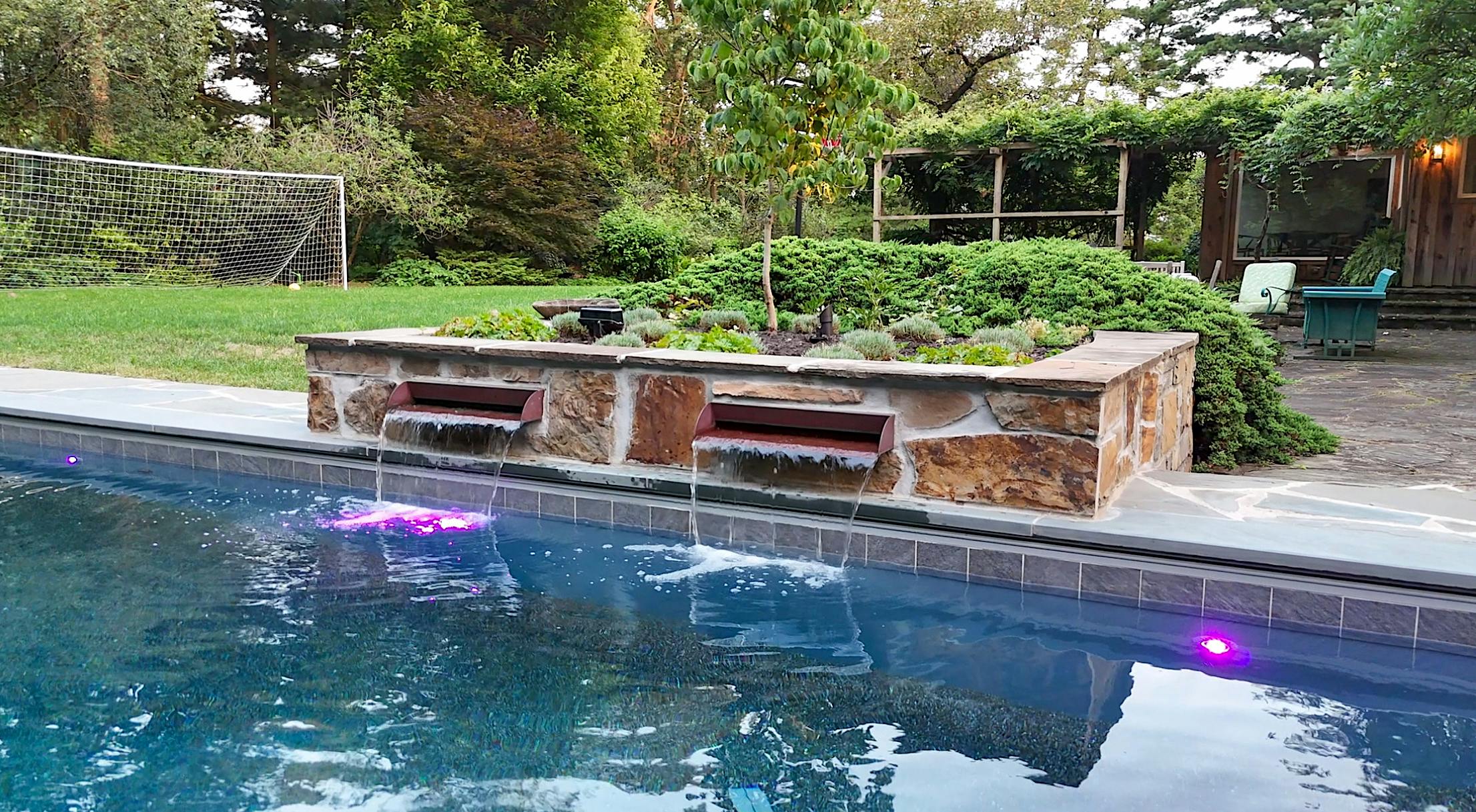 pool design with water feature