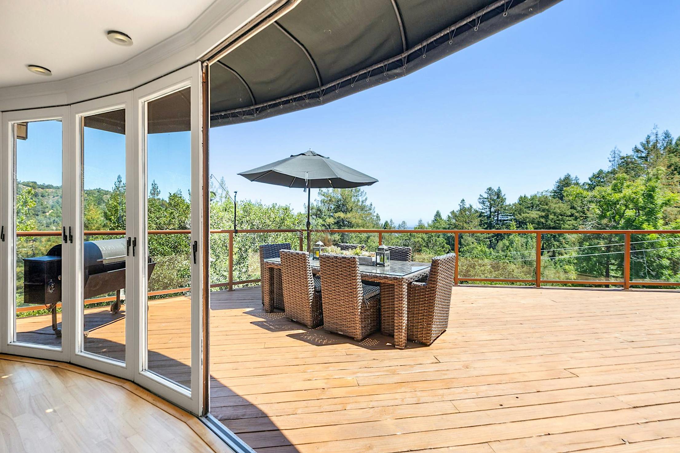 durable sliding glass doors on the curve