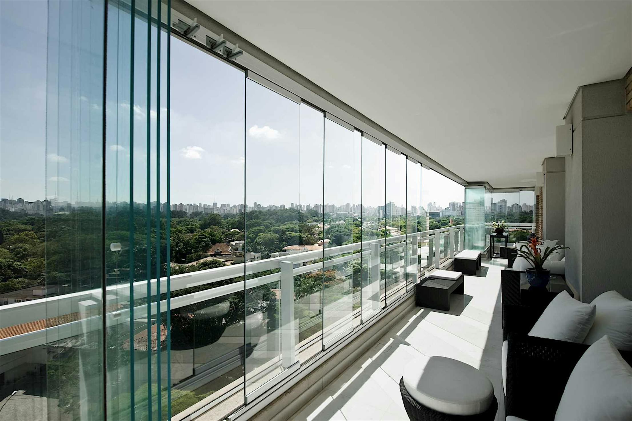 SL25 All-glass sliding doors