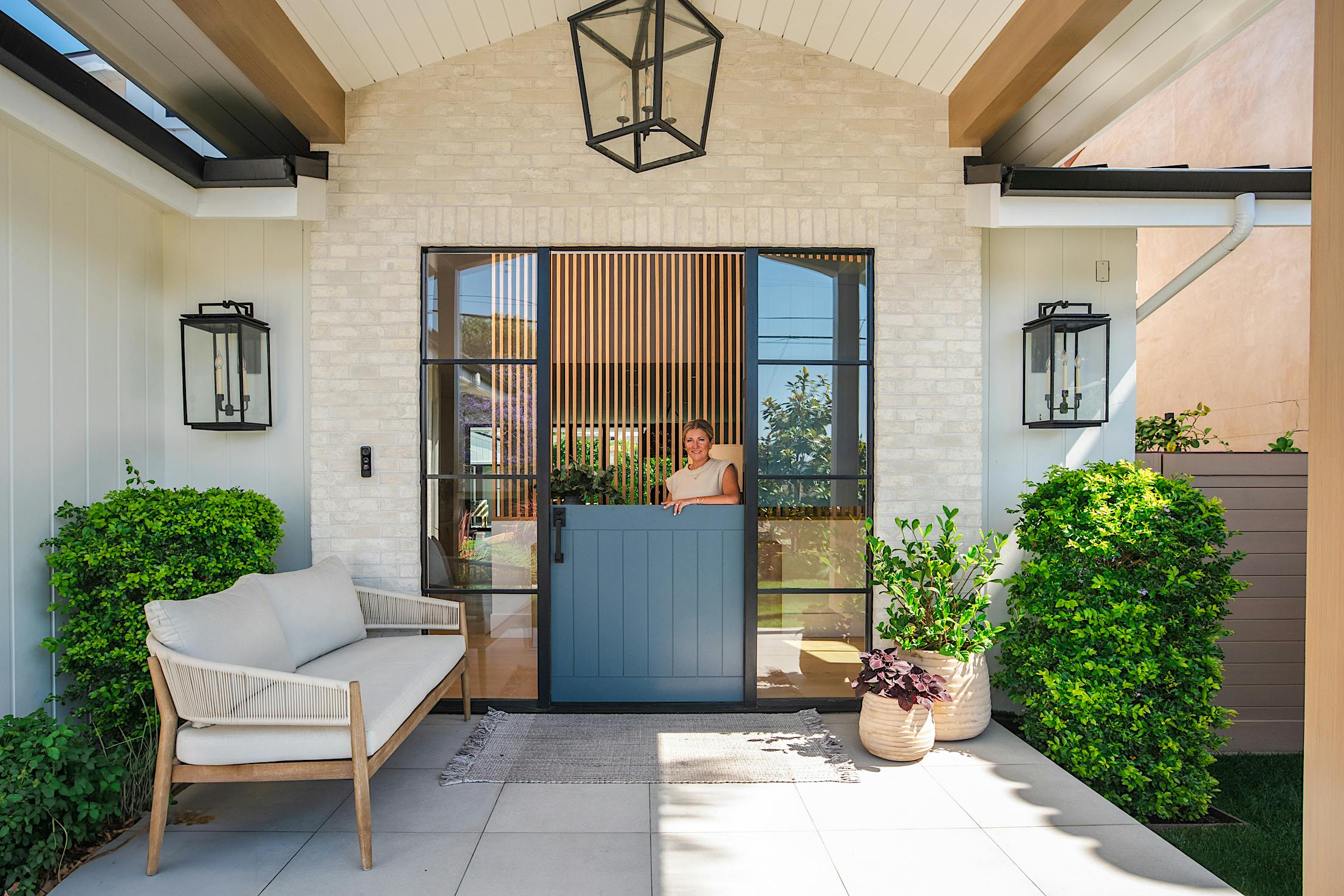 Complet home renovation with NanaWall folding patio doors
