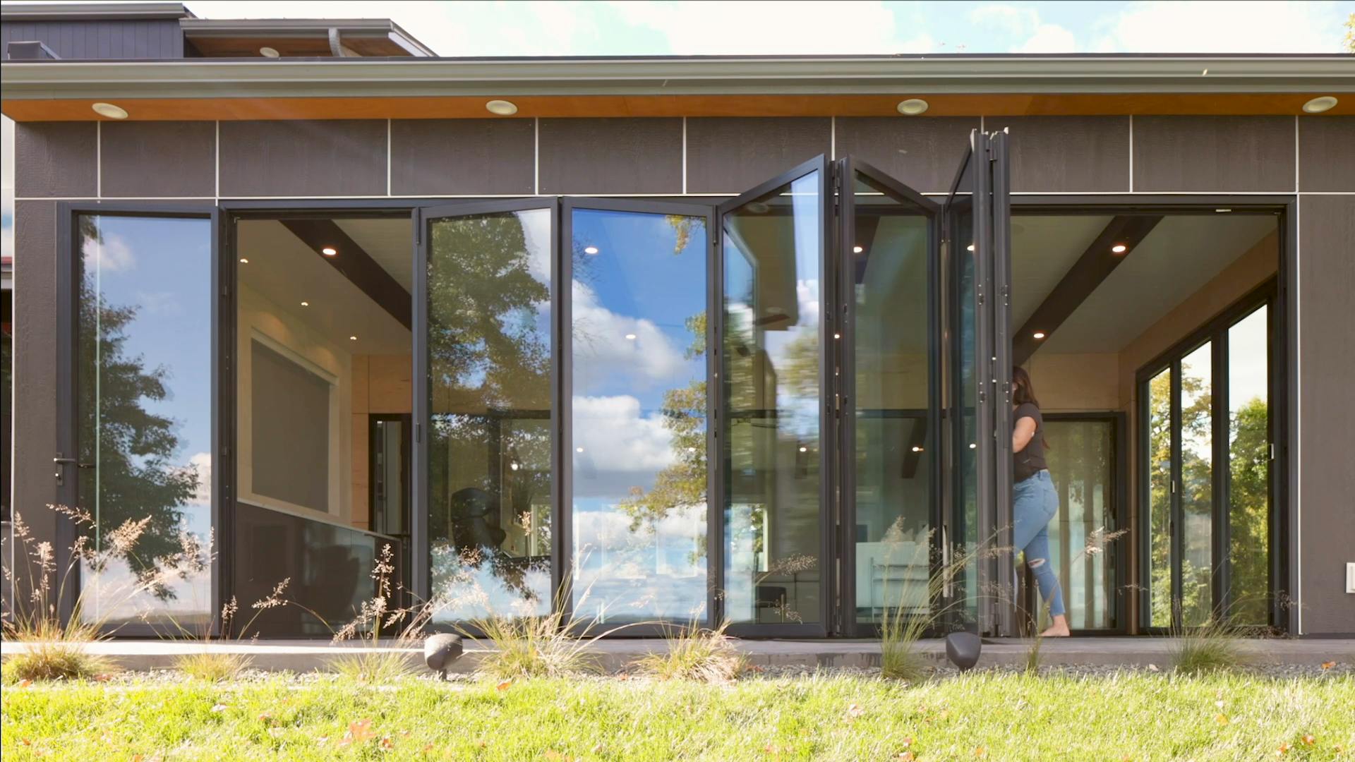 Detroit Lakes Project Featuring a NanaWall Floor Supported Glass Door