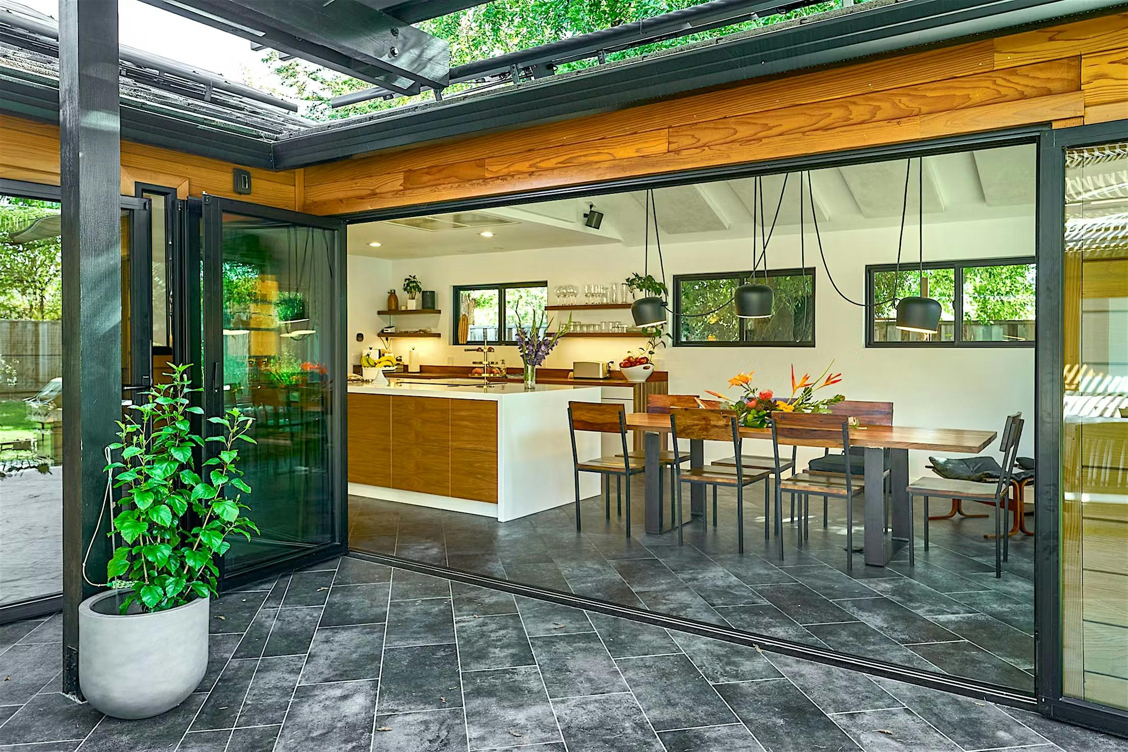 residential design with opening glass walls in NanaAwards winner