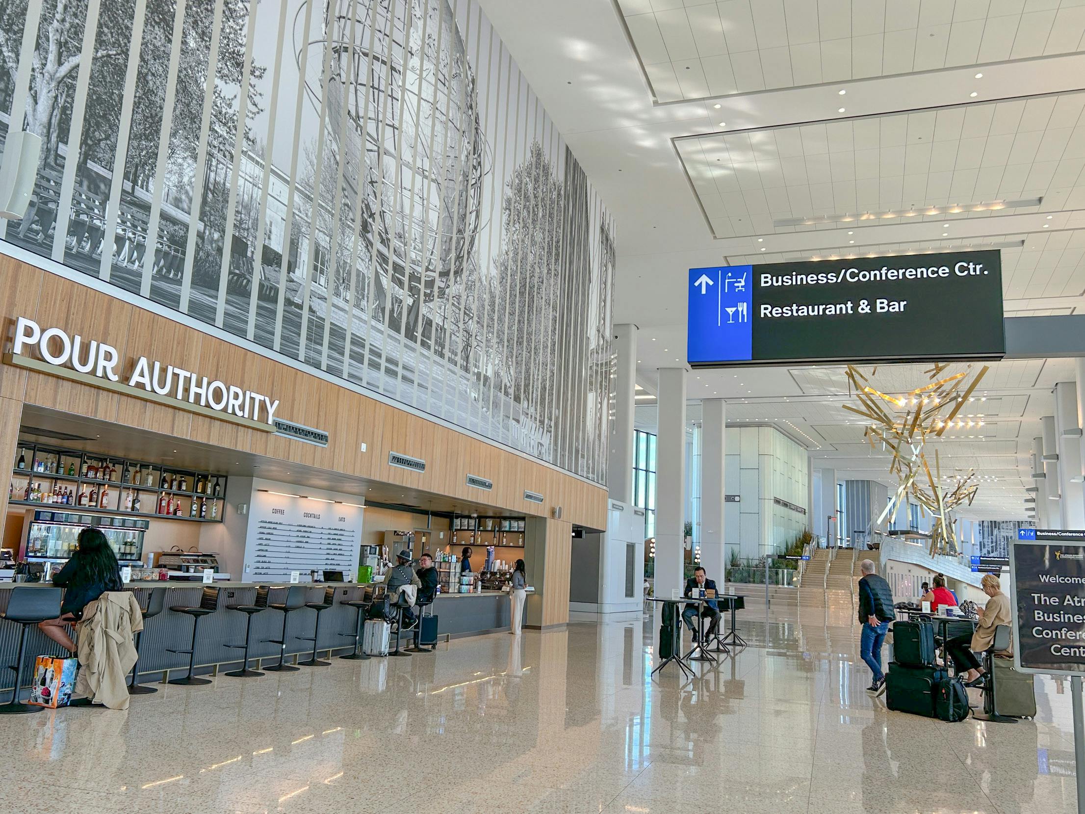 LaGuardia Airport business center with NanaWall systems