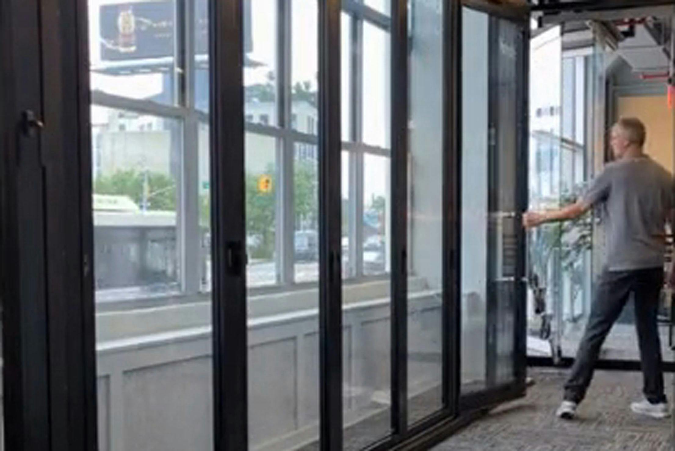 NanaWall HSW60 with ISP Opening | Operational Video